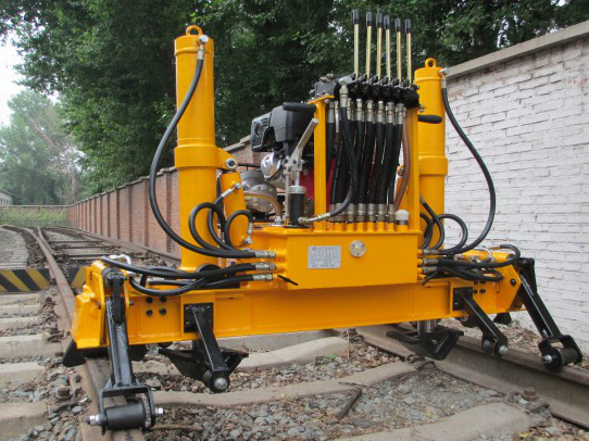 YQBJ-250型(xing)門式液壓起(qi)撥道機