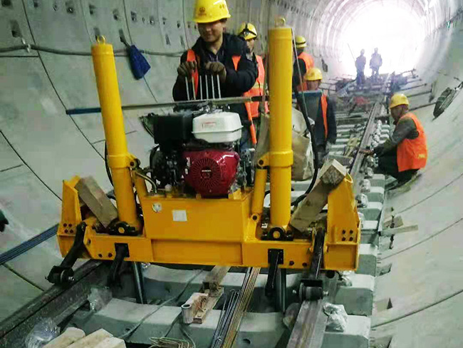 中鐵四(si)局北京地鐵施(shī)工