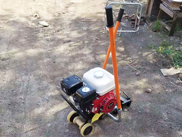 NQG-6.5II型内(nèi)燃鋼軌鋸(jù)軌機 