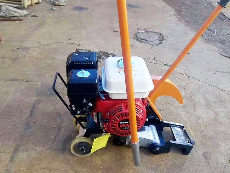 NQG-6.5II型内(nèi)燃鋼軌鋸(jù)軌機